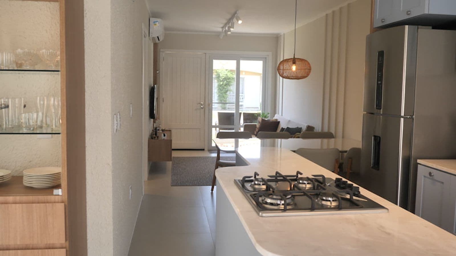 Ilha da cozinha com cooktop